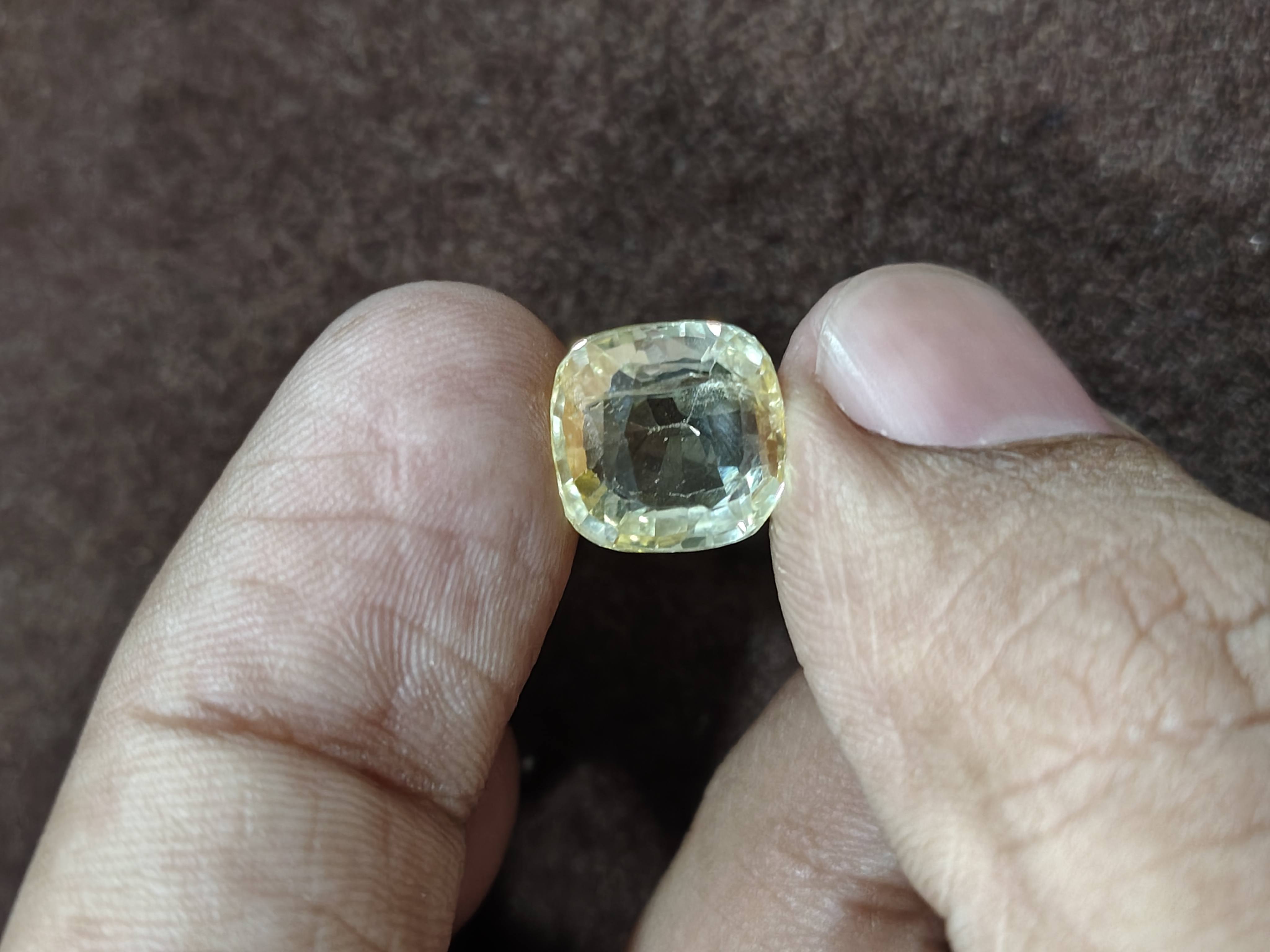 Yellow Sapphire (Pukhraj)