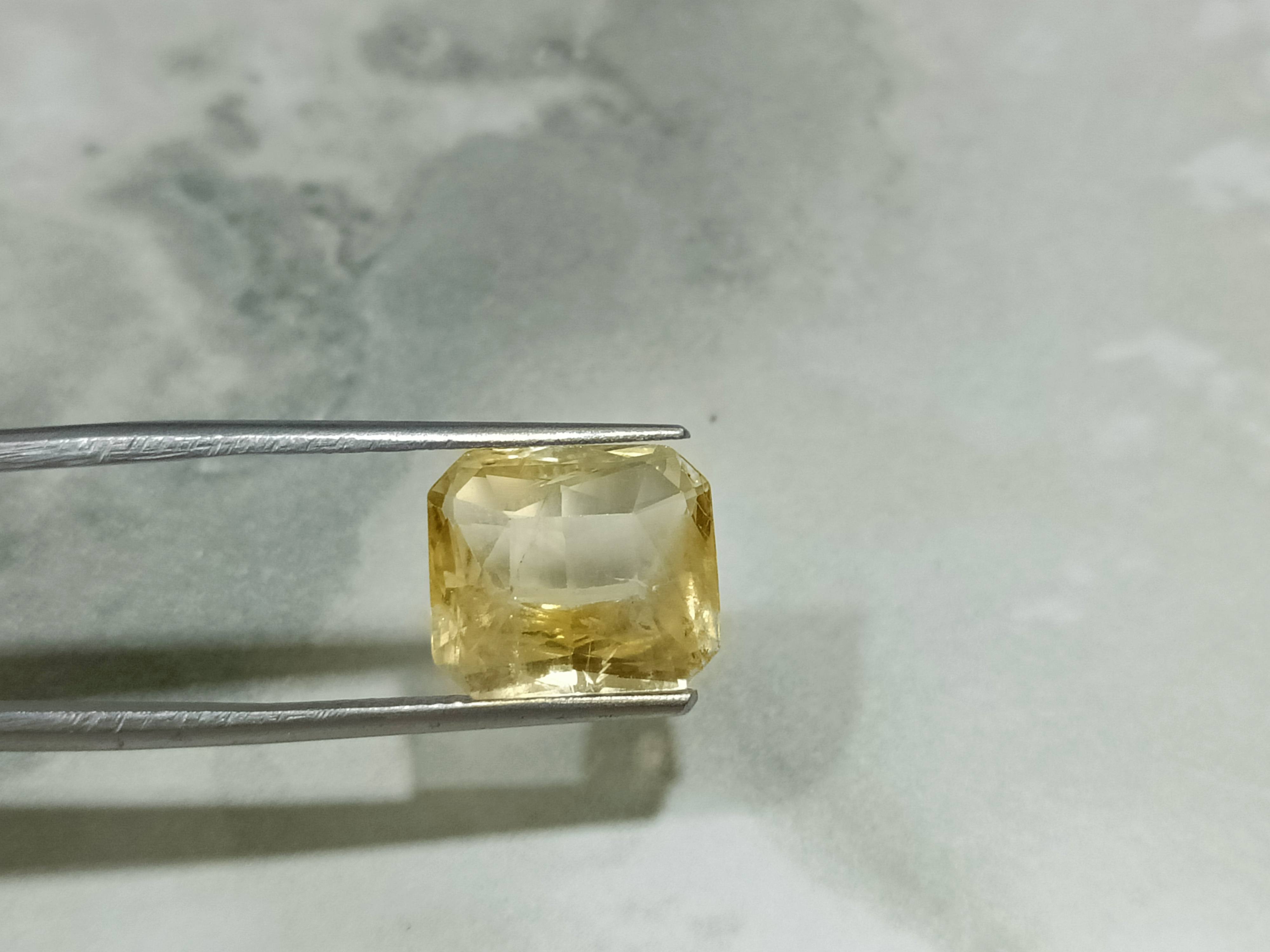 Yellow Sapphire (Pukhraj)