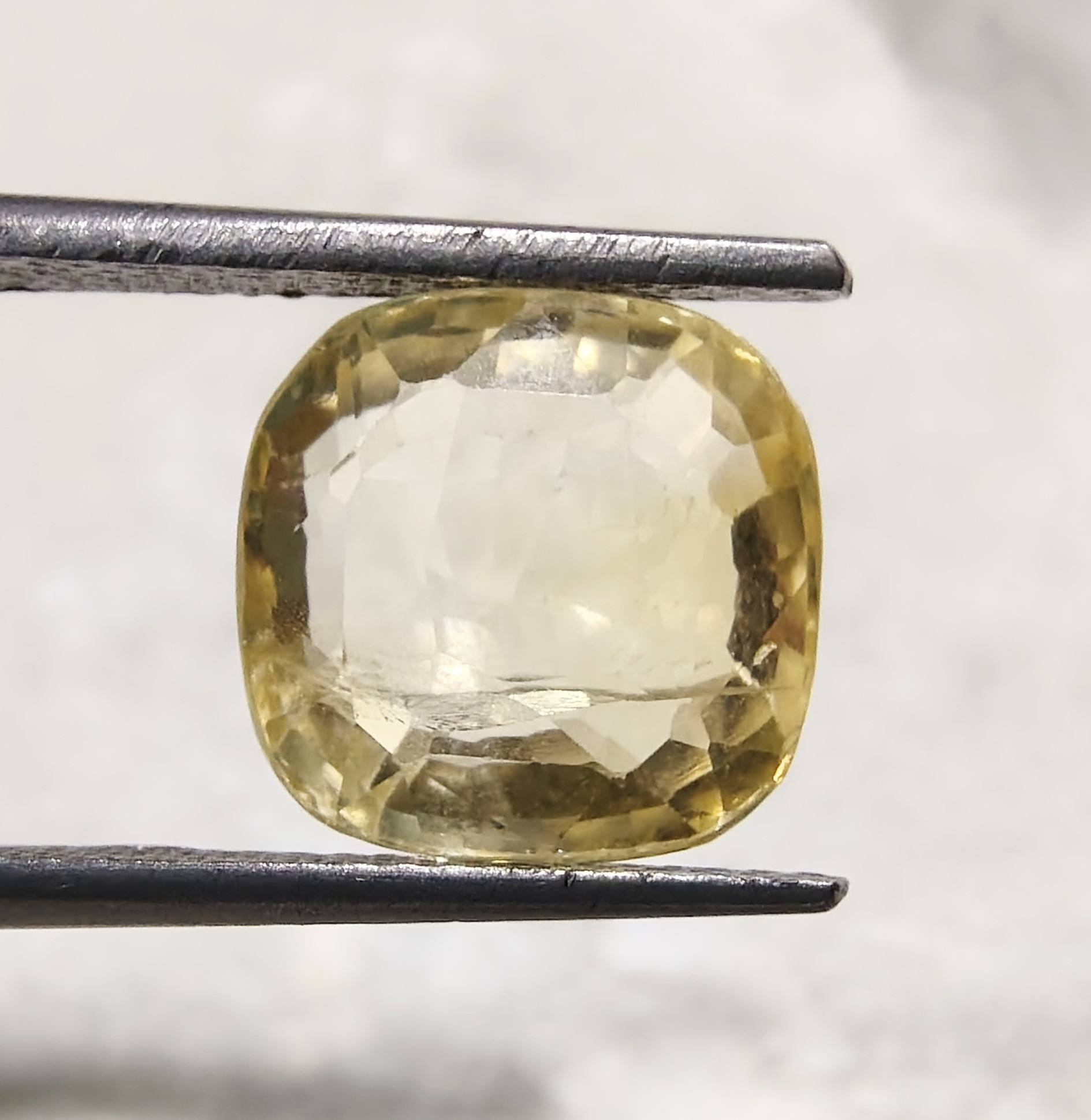 Yellow Sapphire (Pukhraj)